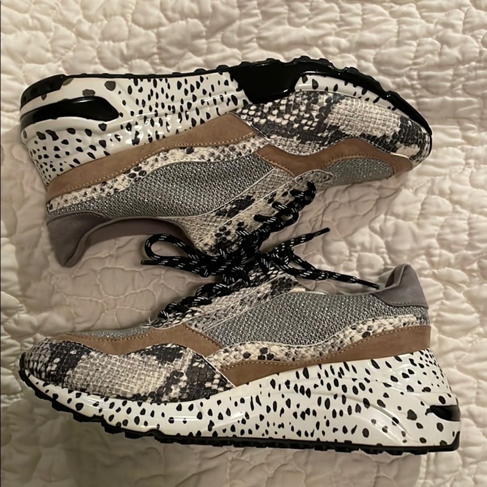 Steve Madden tennis shoes